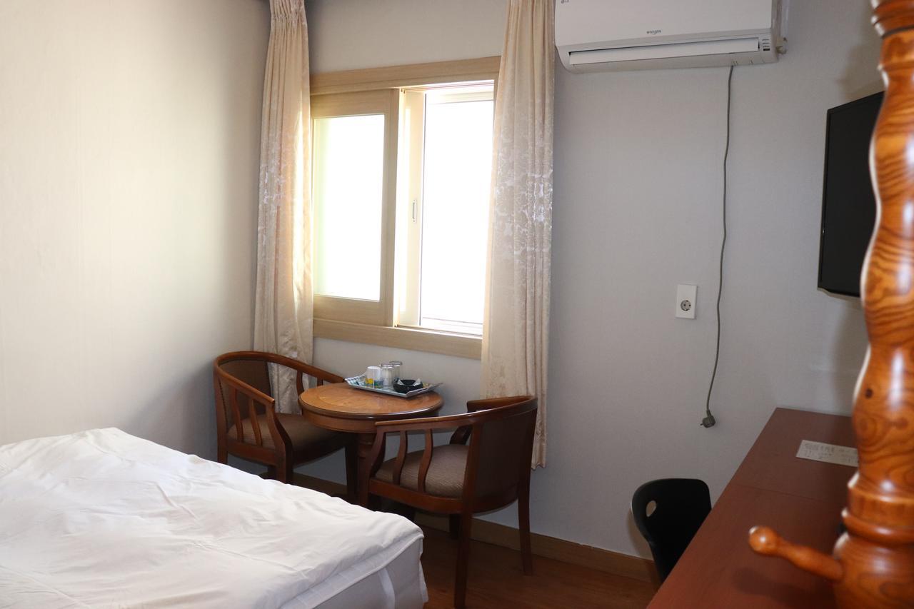 Orasung Motel Csedzsu Kültér fotó